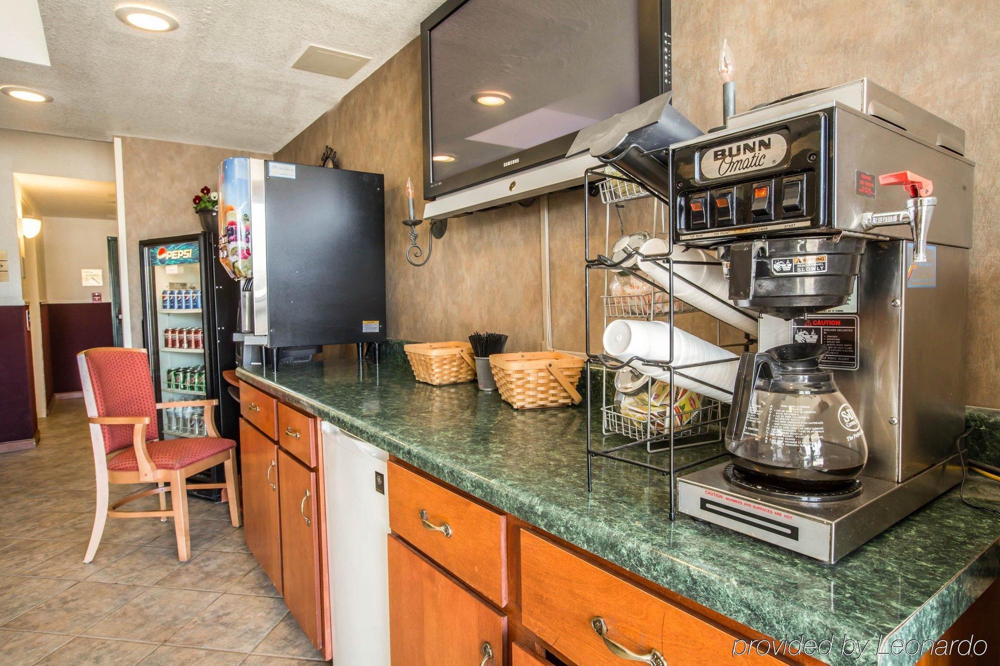 Rodeway Inn & Suites Near Outlet Mall - Asheville Bagian luar foto
