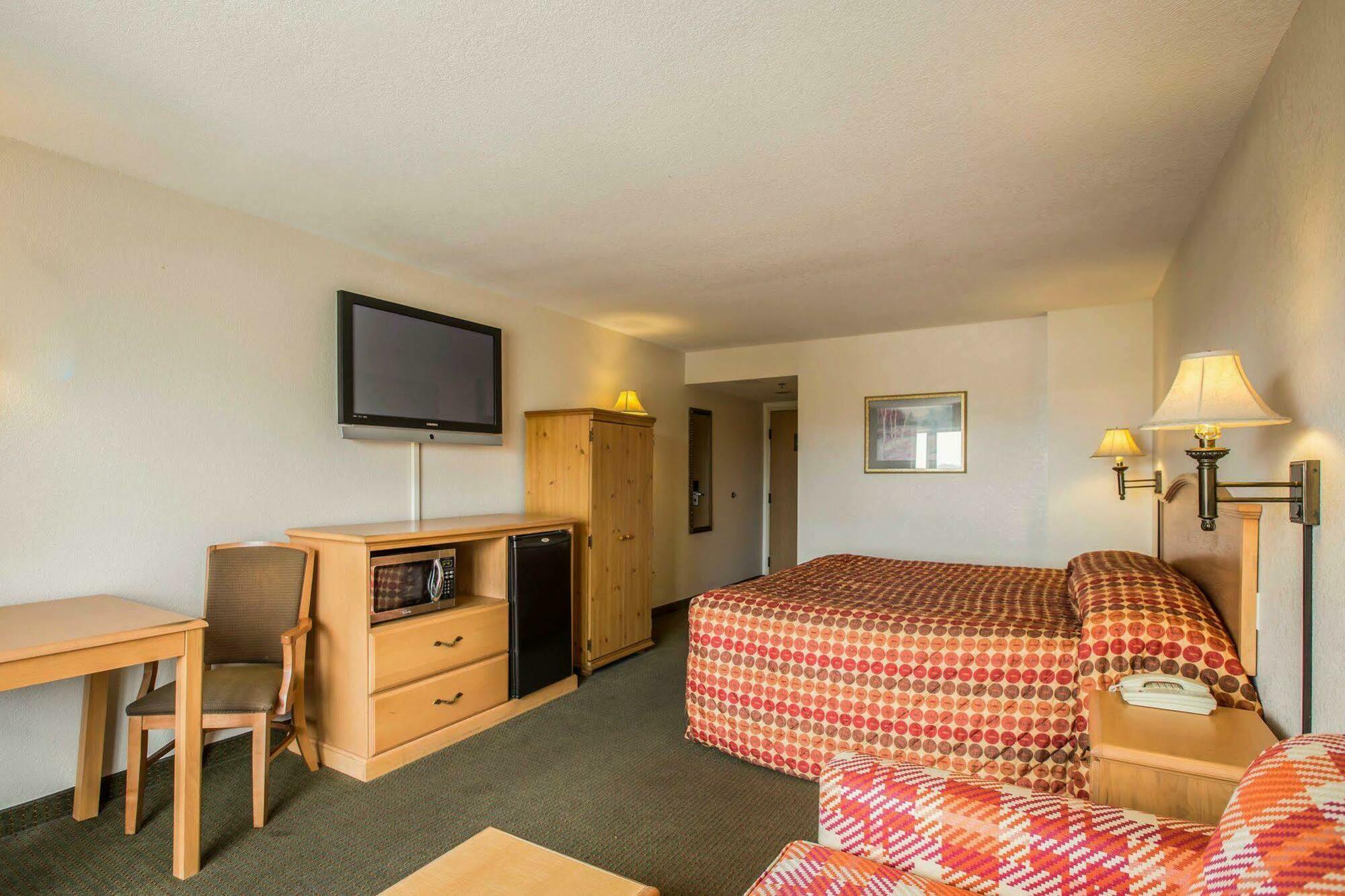 Rodeway Inn & Suites Near Outlet Mall - Asheville Bagian luar foto