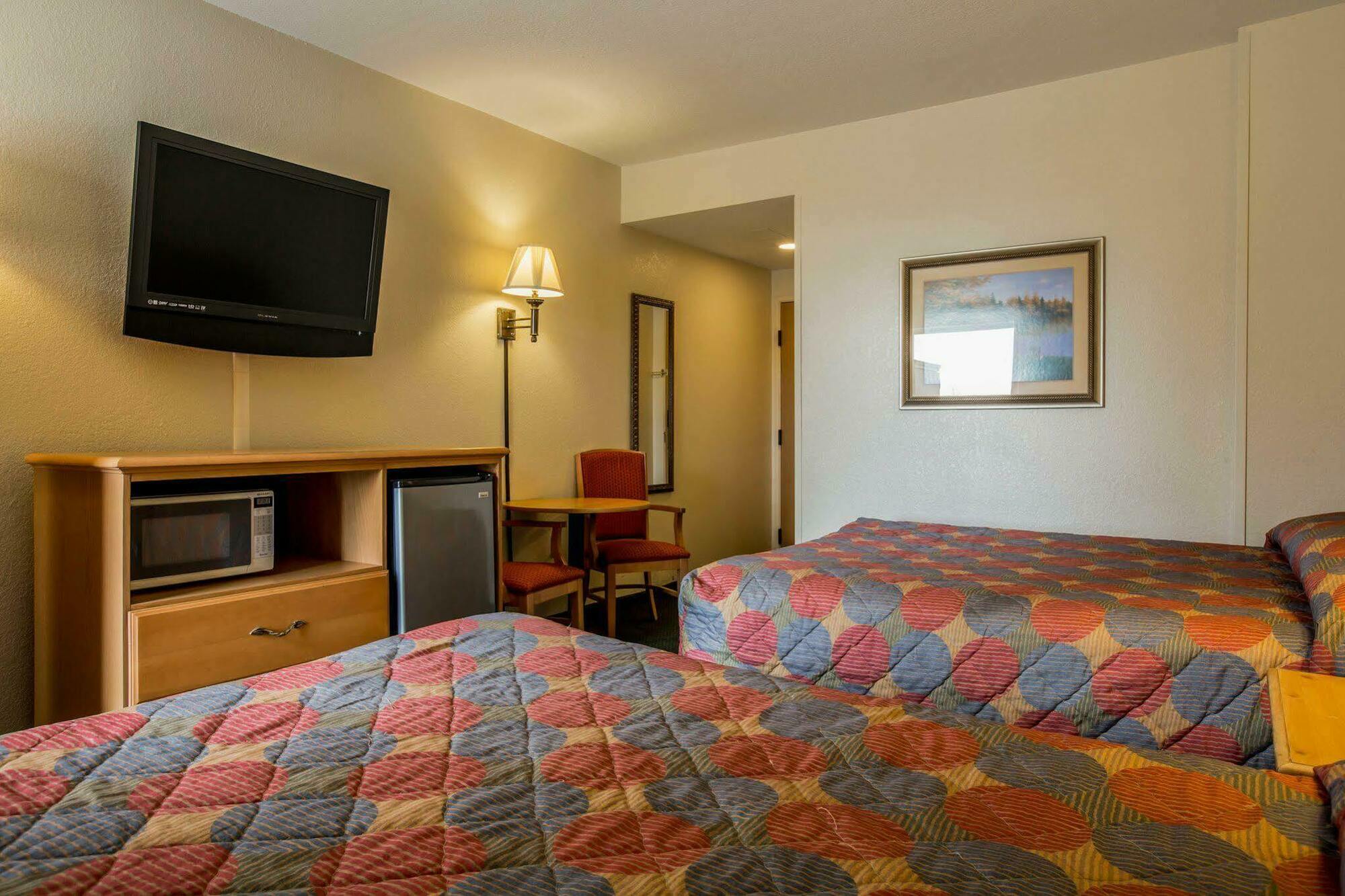 Rodeway Inn & Suites Near Outlet Mall - Asheville Bagian luar foto